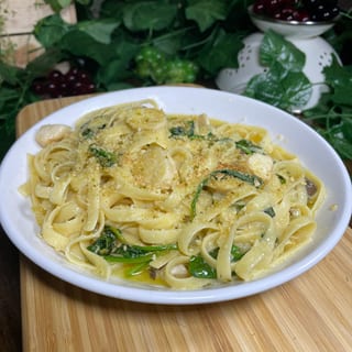 Oyster Scallops in White Wine Sauce